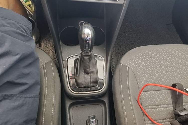 Used Volkswagen Polo 2014 1.6L Cross Polo Automatic Gear Lever