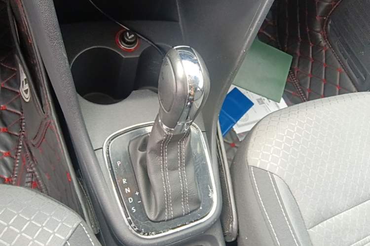 Used Volkswagen Polo 2014 1.6L Cross Polo Automatic Gear Lever