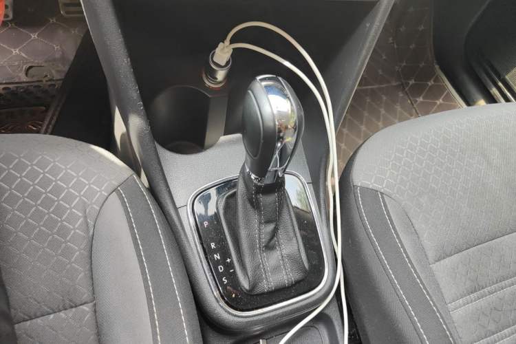 Used Volkswagen Polo 2014 1.6L Cross Polo Automatic Gear Lever