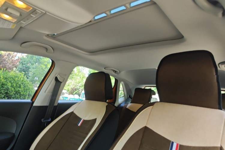 Used Volkswagen Polo 2014 1.6L Cross Polo Automatic Headliner