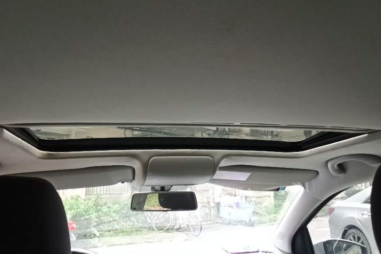 Used Volkswagen Polo 2014 1.6L Cross Polo Automatic Headliner