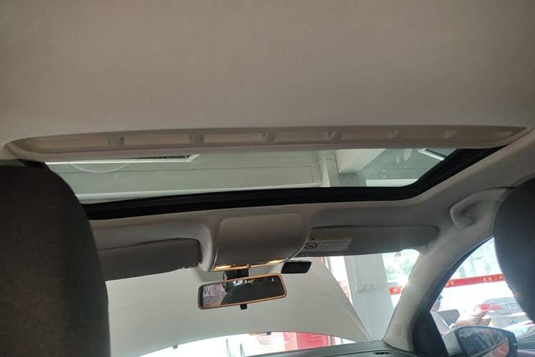 Used Volkswagen Polo 2014 1.6L Cross Polo Automatic Headliner