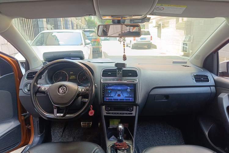 Used Volkswagen Polo 2014 1.6L Cross Polo Automatic Headliner