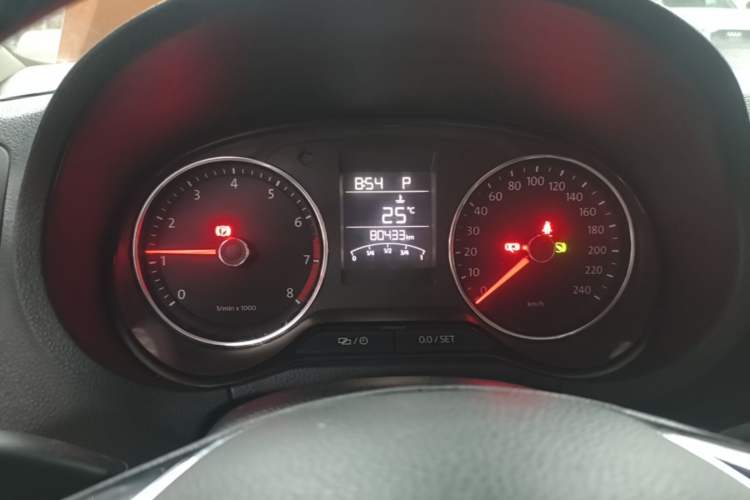 Used Volkswagen Polo 2014 1.6L Cross Polo Automatic Instrument Cluster