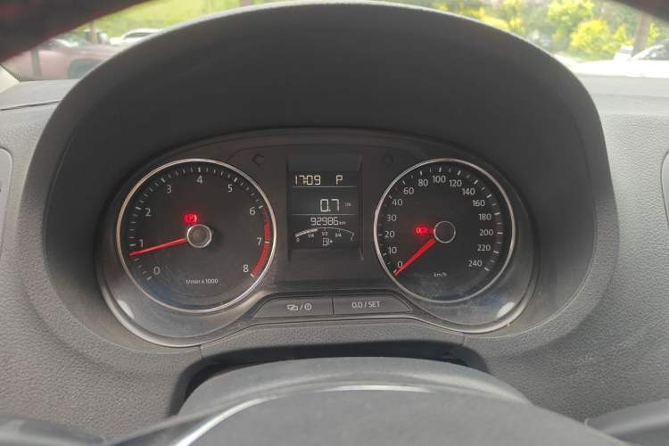 Used Volkswagen Polo 2014 1.6L Cross Polo Automatic Instrument Cluster