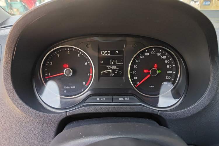 Used Volkswagen Polo 2014 1.6L Cross Polo Automatic Instrument Cluster