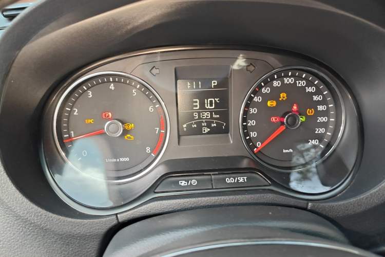 Used Volkswagen Polo 2014 1.6L Cross Polo Automatic Instrument Cluster