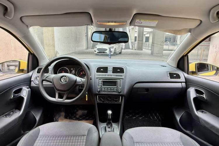 Used Volkswagen Polo 2014 1.6L Automatic Comfort Edition Interior 1