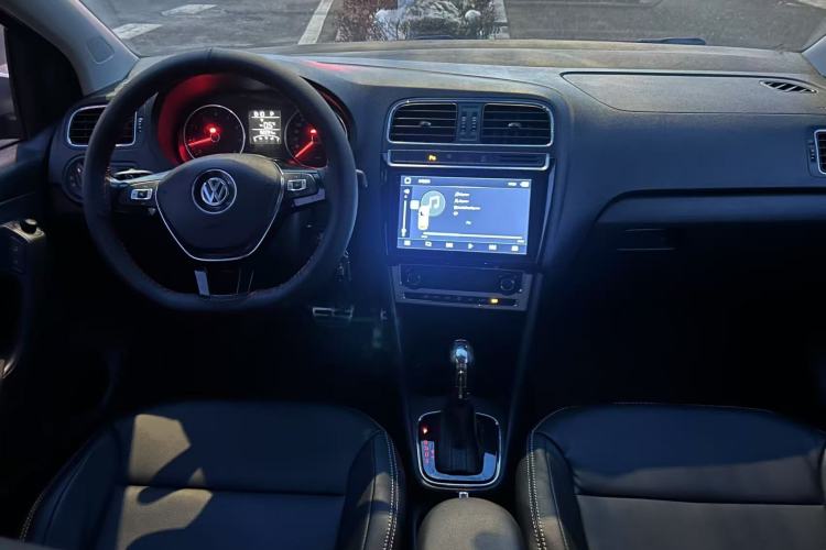 Used Volkswagen Polo 2014 1.6L Cross Polo Automatic Interior 1
