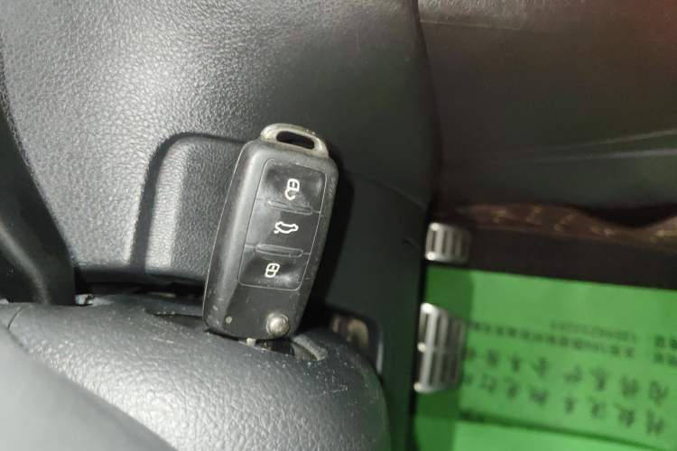 Used Volkswagen Polo 2014 1.6L Cross Polo Automatic Interior 1