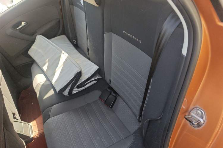 Used Volkswagen Polo 2014 1.6L Cross Polo Automatic Interior 4