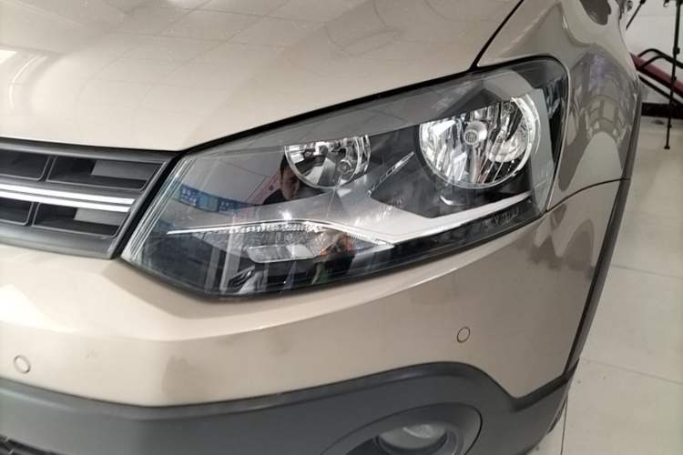Used Volkswagen Polo 2014 1.6L Cross Polo Automatic Left Front Headlight