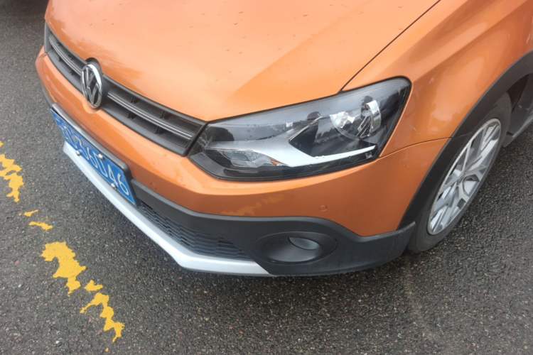 Used Volkswagen Polo 2014 1.6L Cross Polo Automatic Left Front Headlight