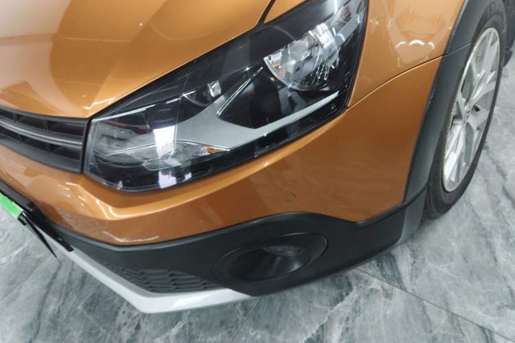Used Volkswagen Polo 2014 1.6L Cross Polo Automatic Left Front Headlight