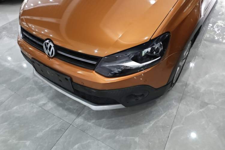 Used Volkswagen Polo 2014 1.6L Cross Polo Automatic Left Front Headlight