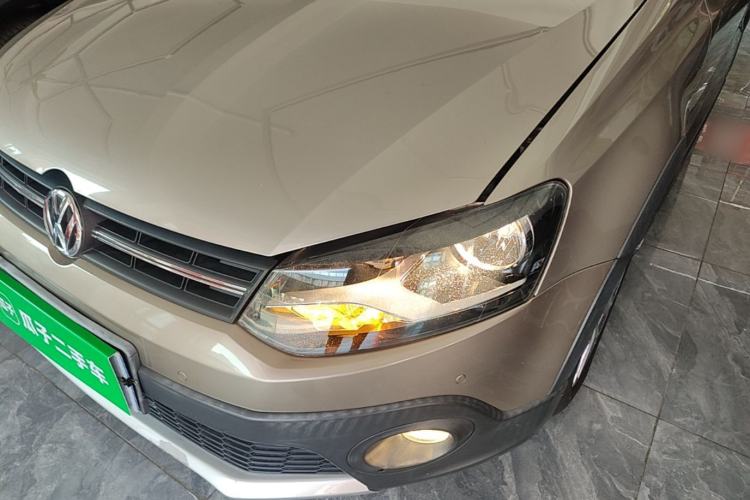 Used Volkswagen Polo 2014 1.6L Cross Polo Automatic Left Front Headlight