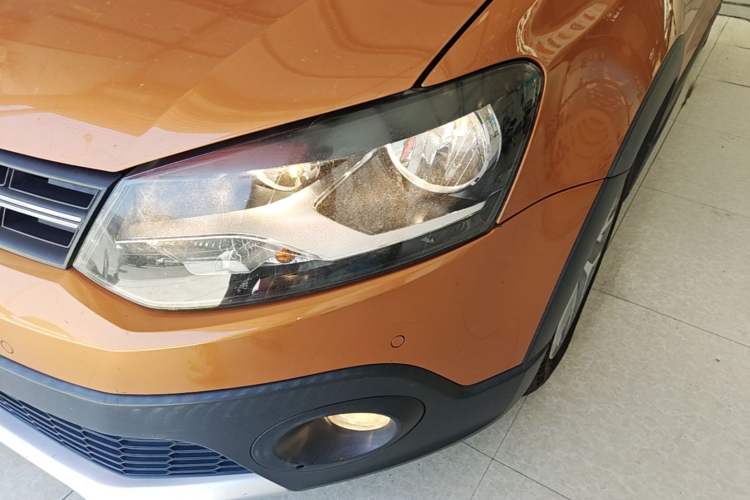 Used Volkswagen Polo 2014 1.6L Cross Polo Automatic Left Front Headlight