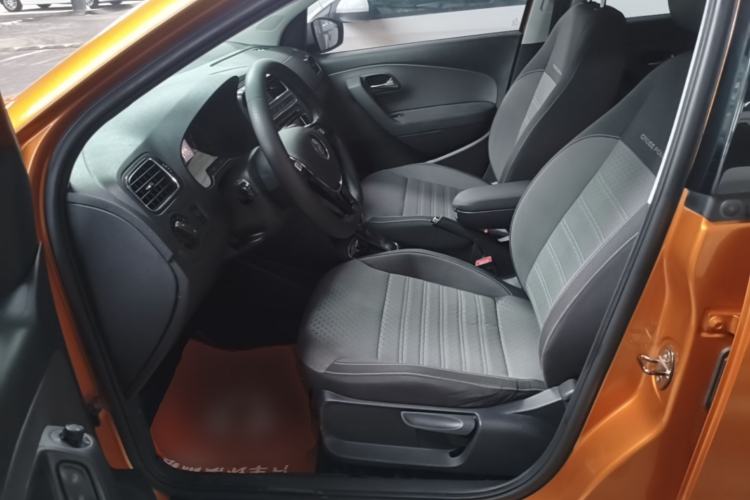 Used Volkswagen Polo 2014 1.6L Cross Polo Automatic Left Front Seat