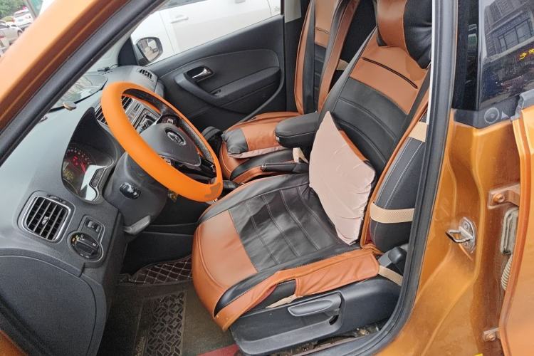Used Volkswagen Polo 2014 1.6L Cross Polo Automatic Left Front Seat