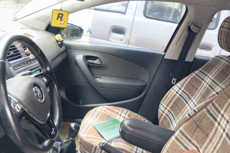 Used Volkswagen Polo 2014 1.6L Cross Polo Manual Left Front Seat