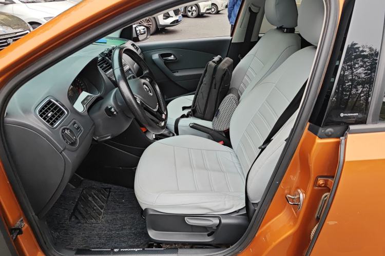 Used Volkswagen Polo 2014 1.6L Cross Polo Automatic Left Front Seat