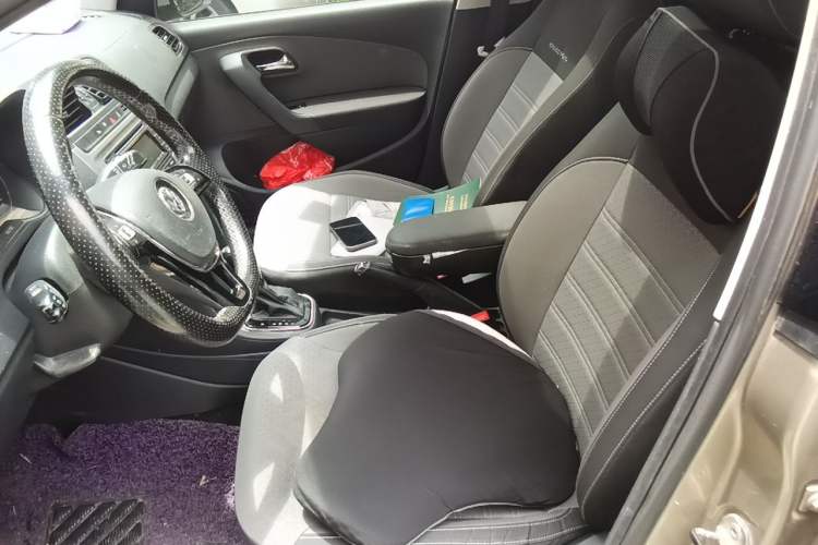 Used Volkswagen Polo 2014 1.6L Cross Polo Automatic Left Front Seat
