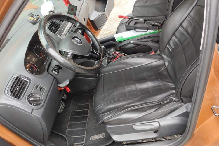 Used Volkswagen Polo 2014 1.6L Cross Polo Automatic Left Front Seat