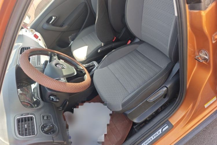 Used Volkswagen Polo 2014 1.6L Cross Polo Automatic Left Front Seat