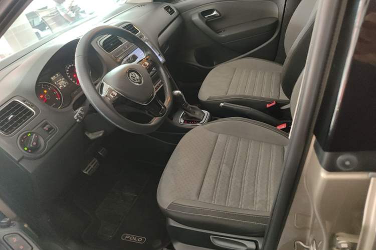 Used Volkswagen Polo 2014 1.6L Cross Polo Automatic Left Front Seat