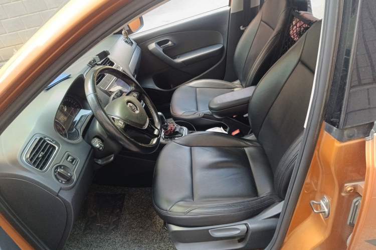 Used Volkswagen Polo 2014 1.6L Cross Polo Automatic Left Front Seat