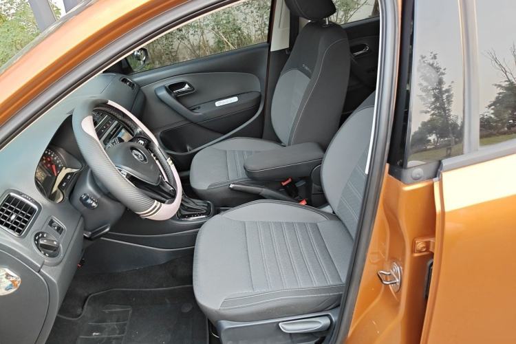 Used Volkswagen Polo 2014 1.6L Cross Polo Automatic Left Front Seat