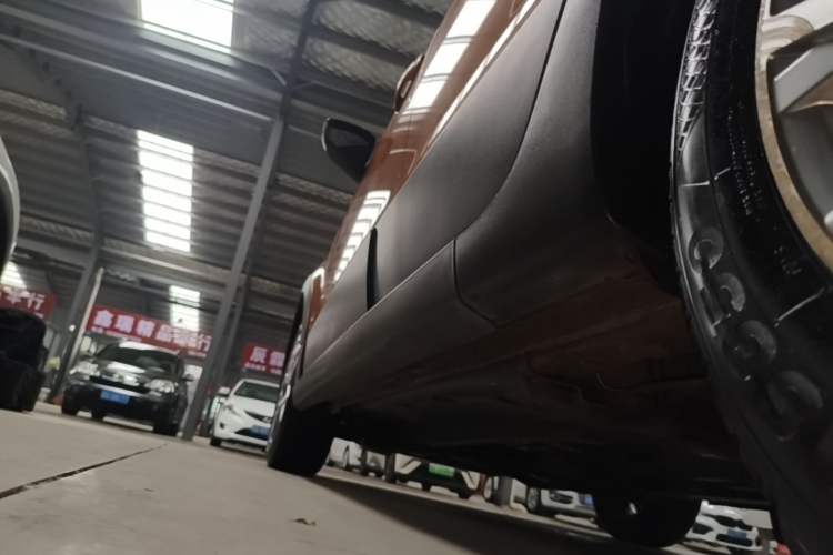 Used Volkswagen Polo 2014 1.6L Cross Polo Automatic Left Side Sill