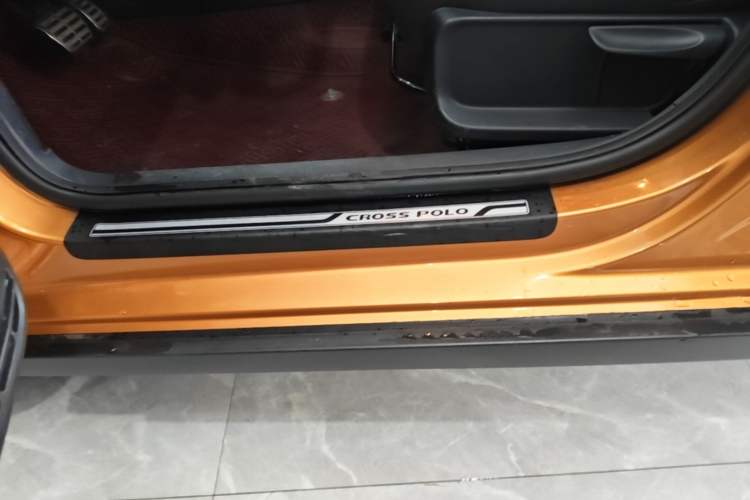 Used Volkswagen Polo 2014 1.6L Cross Polo Automatic Left Side Sill