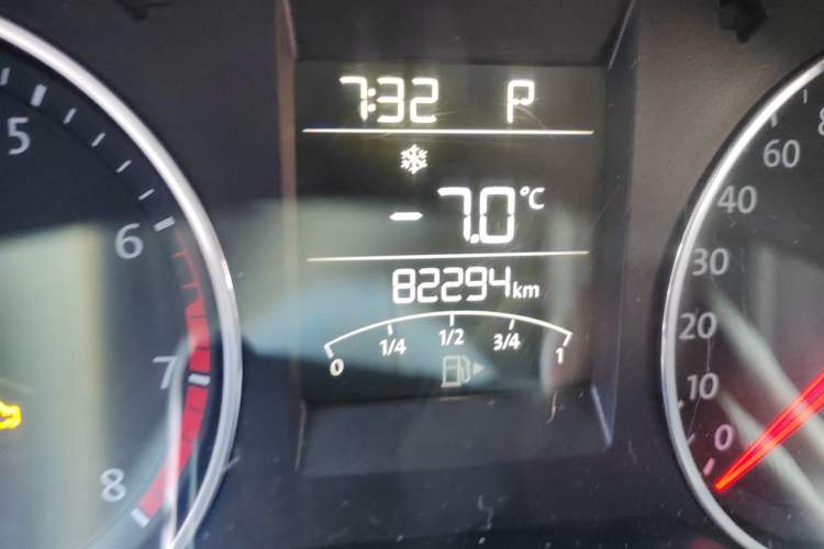 Used Volkswagen Polo 2014 1.6L Cross Polo Automatic Odometer Close Up