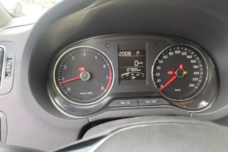Used Volkswagen Polo 2014 1.6L Cross Polo Automatic Odometer Close Up