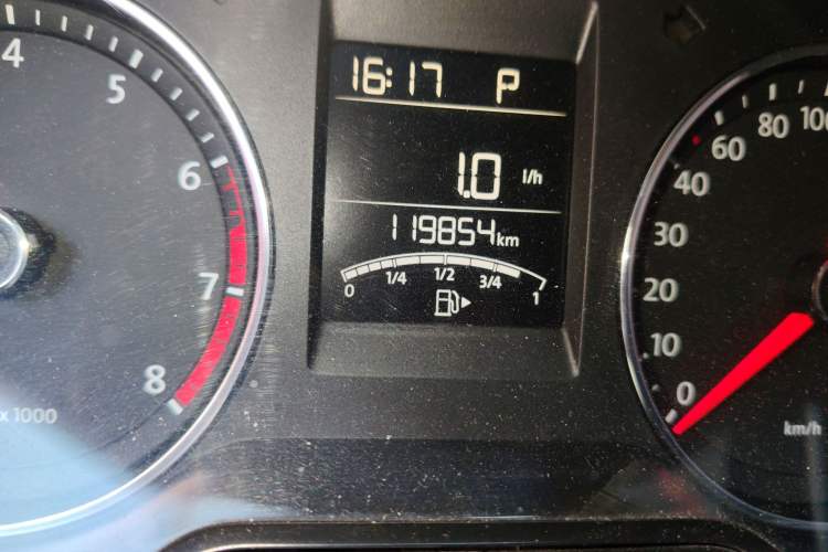 Used Volkswagen Polo 2014 1.6L Cross Polo Automatic Odometer Close Up
