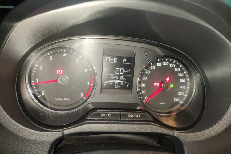 Used Volkswagen Polo 2014 1.6L Cross Polo Automatic Odometer Close Up