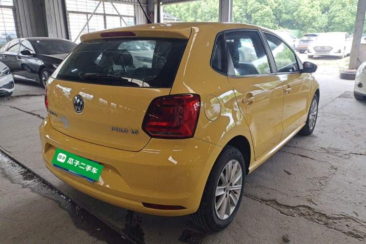 Used Volkswagen Polo 2014 1.6L Automatic Comfort Edition Rear Right 45 Deg