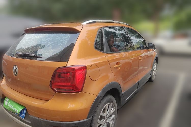 Used Volkswagen Polo 2014 1.6L Cross Polo Automatic Rear Right 45 Deg