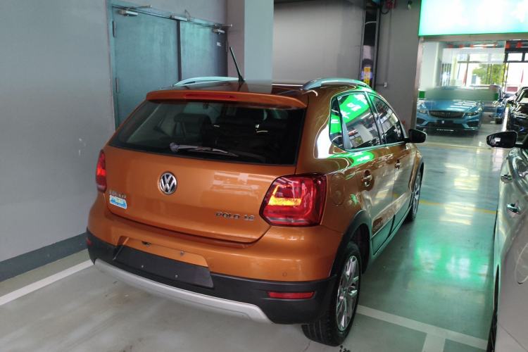 Used Volkswagen Polo 2014 1.6L Cross Polo Automatic Rear Right 45 Deg