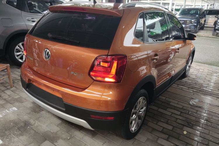 Used Volkswagen Polo 2014 1.6L Cross Polo Automatic Rear Right 45 Deg