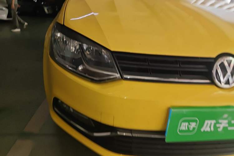 Used Volkswagen Polo 2014 1.4L Automatic Comfort Edition Right Front Headlight