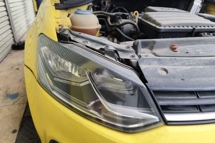 Used Volkswagen Polo 2014 1.6L Automatic Comfort Edition Right Front Headlight
