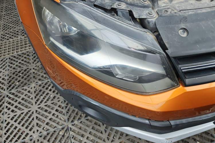 Used Volkswagen Polo 2014 1.6L Cross Polo Automatic Right Front Headlight