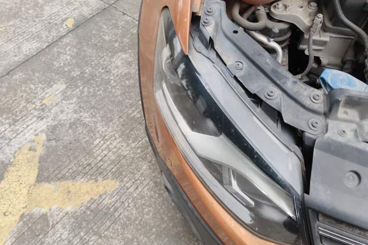 Used Volkswagen Polo 2014 1.6L Cross Polo Automatic Right Front Headlight