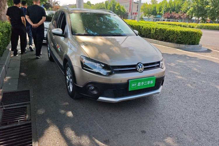 Used Volkswagen Polo 2014 1.6L Cross Polo Automatic Right Front Headlight