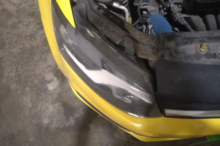 Used Volkswagen Polo 2014 1.4L Manual Fashion Edition Right Front Headlight
