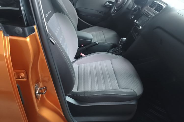 Used Volkswagen Polo 2014 1.6L Cross Polo Automatic Right Front Seat