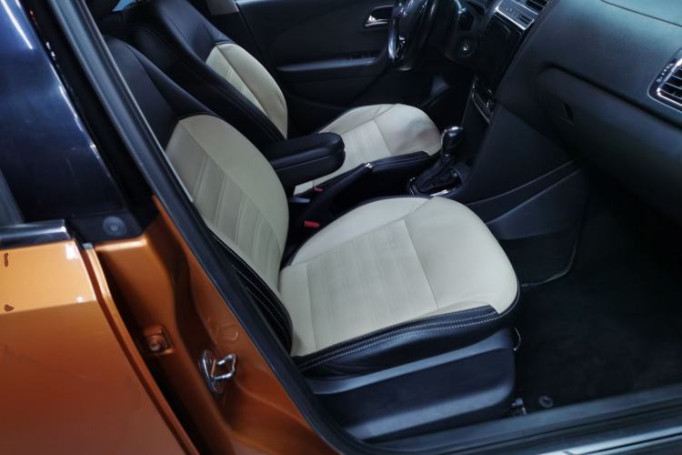 Used Volkswagen Polo 2014 1.6L Cross Polo Automatic Right Front Seat