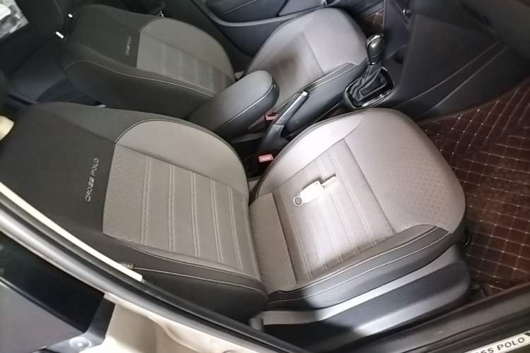 Used Volkswagen Polo 2014 1.6L Cross Polo Automatic Right Front Seat